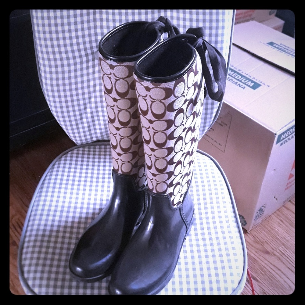 Coach Tristee lace up Rain Boots size 8.